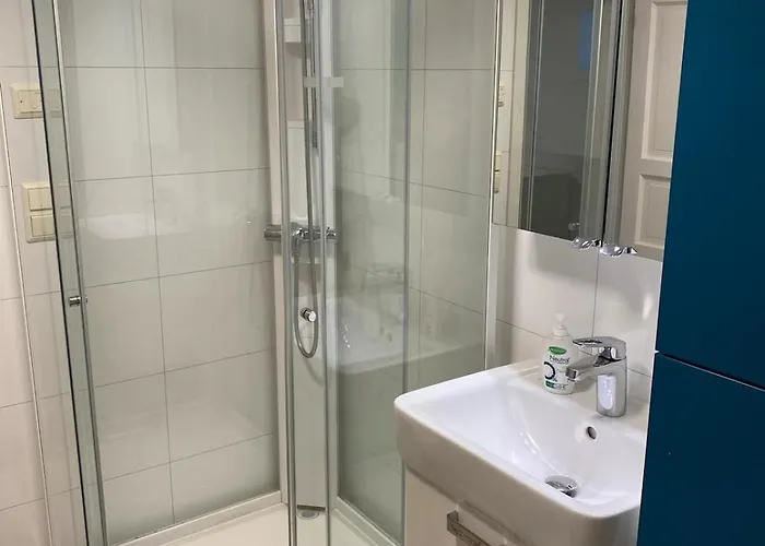 Cozy Close To The Center *