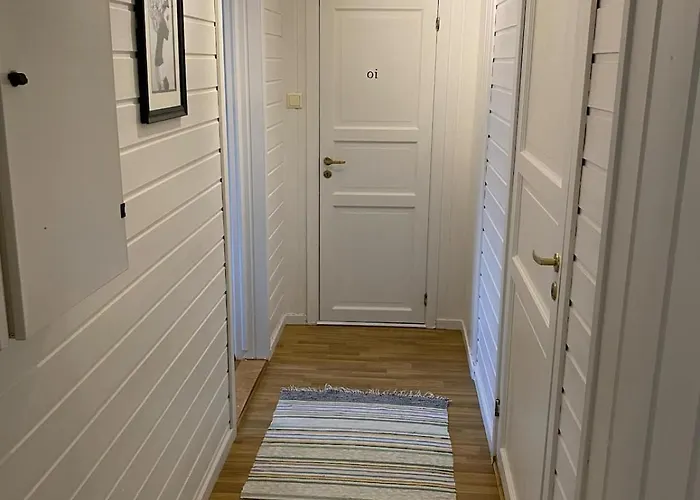 Cozy Close To The Center *