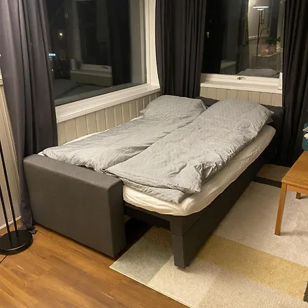 Cozy Close To The Center Lägenhet